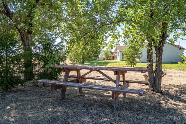 6940 SE Valley View Ave, Mountain Home, ID 83647