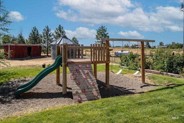 6940 SE Valley View Ave, Mountain Home, ID 83647