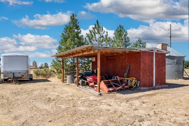 6940 SE Valley View Ave, Mountain Home, ID 83647