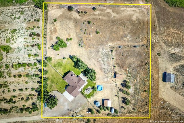 6940 SE Valley View Ave, Mountain Home, ID 83647