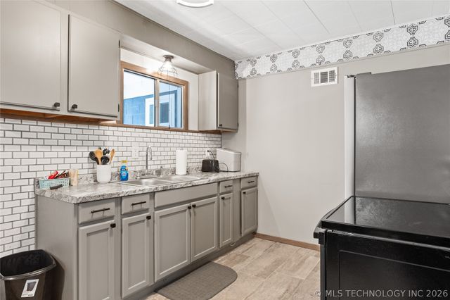 19460 W 925, Cookson, OK 74427