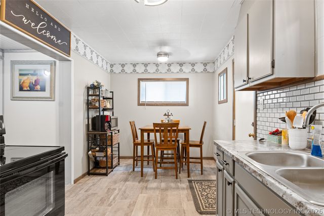 19460 W 925, Cookson, OK 74427