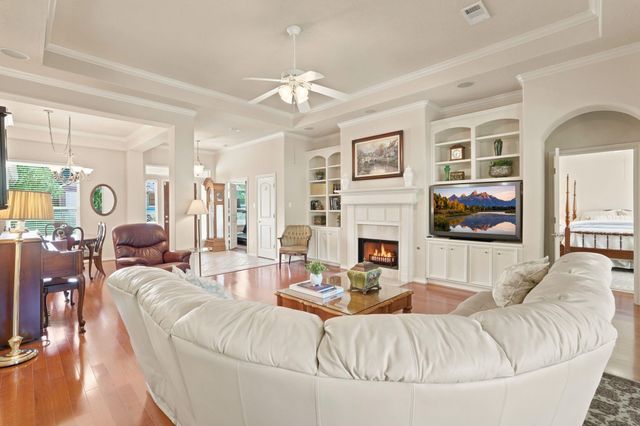 156 April Waters Drive W, Conroe, TX 77356