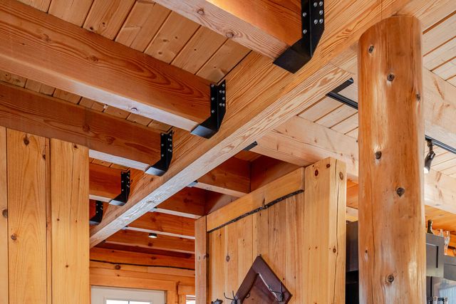 45 Cayuga Trail, Jay, NY 12941