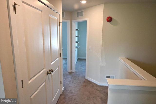 7551 CLAYTON AVE, Coopersburg, PA 18036