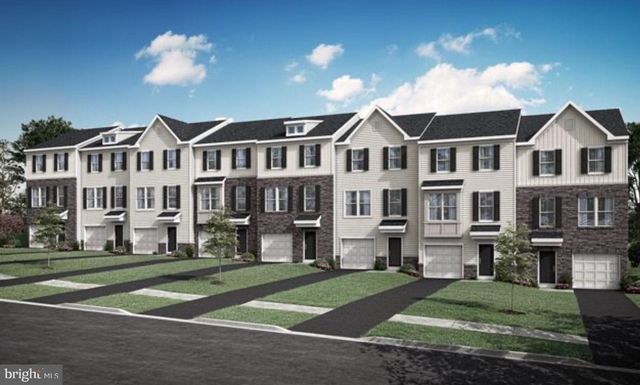 7551 CLAYTON AVE, Coopersburg, PA 18036