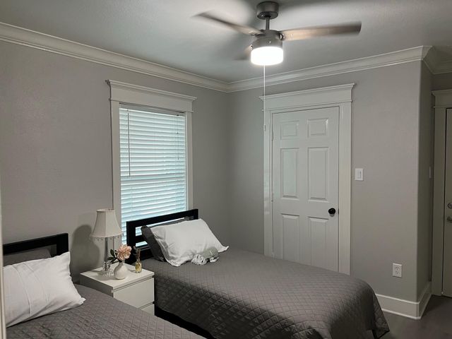 220 Redan Street A, Houston, TX 77009