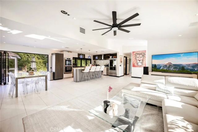951 N Camino Condor, Palm Springs, CA 92262