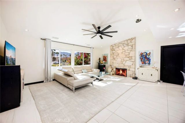 951 N Camino Condor, Palm Springs, CA 92262
