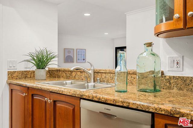 4542 Willis Avenue 103, Sherman Oaks, CA 91403