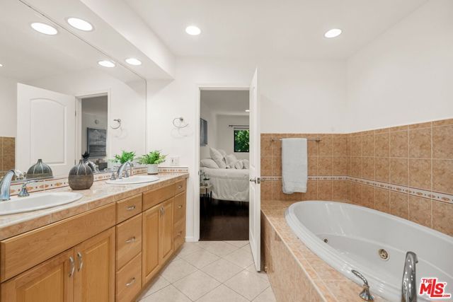 4542 Willis Avenue 103, Sherman Oaks, CA 91403