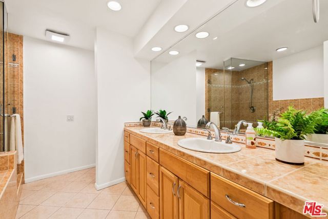 4542 Willis Avenue 103, Sherman Oaks, CA 91403