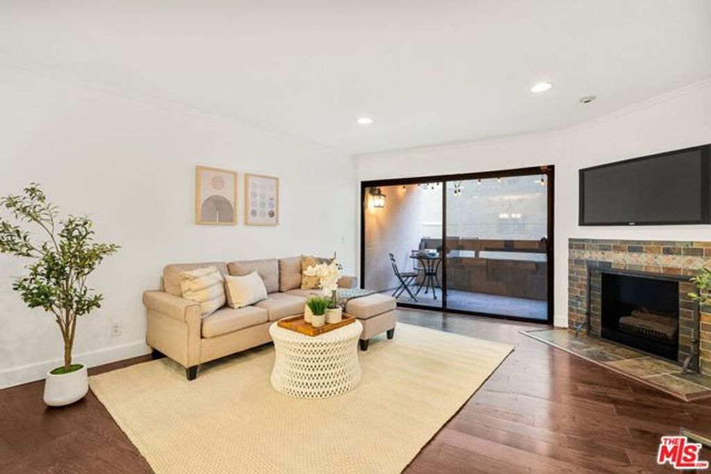 4542 Willis Avenue 103, Sherman Oaks, CA 91403