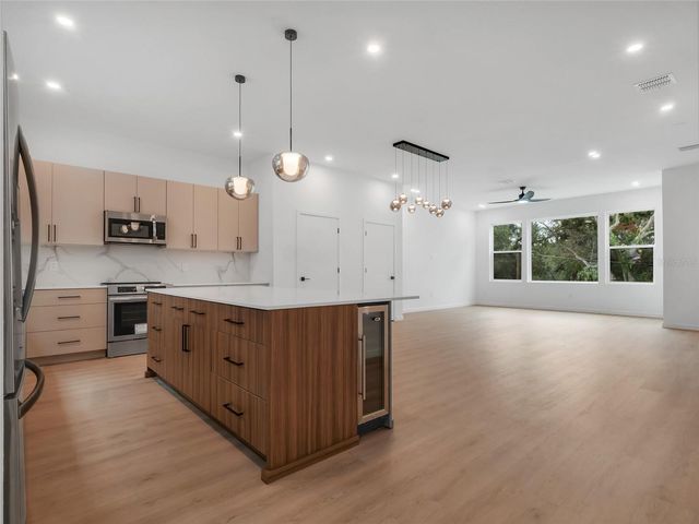 2114 4TH STREET S 7, St Petersburg, FL 33705