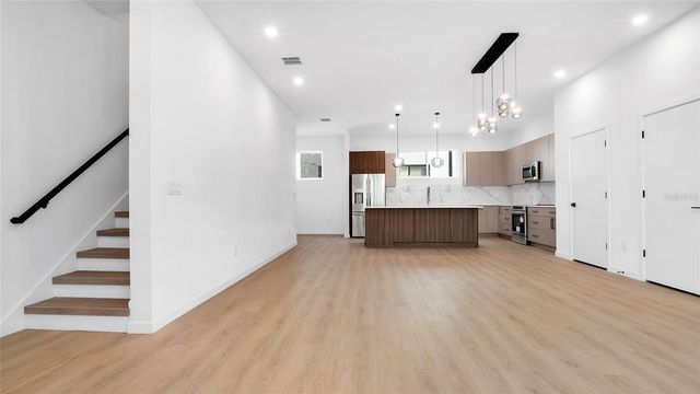 2114 4TH STREET S 7, St Petersburg, FL 33705
