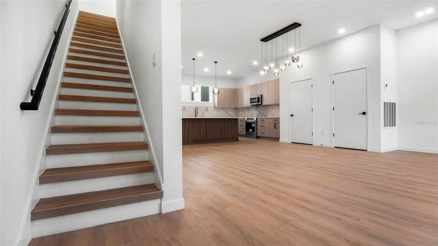 2114 4TH STREET S 7, St Petersburg, FL 33705
