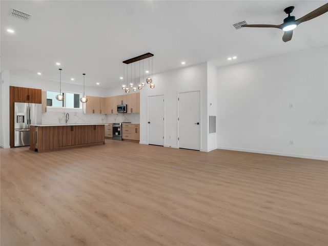2114 4TH STREET S 7, St Petersburg, FL 33705