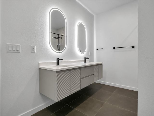 2114 4TH STREET S 7, St Petersburg, FL 33705