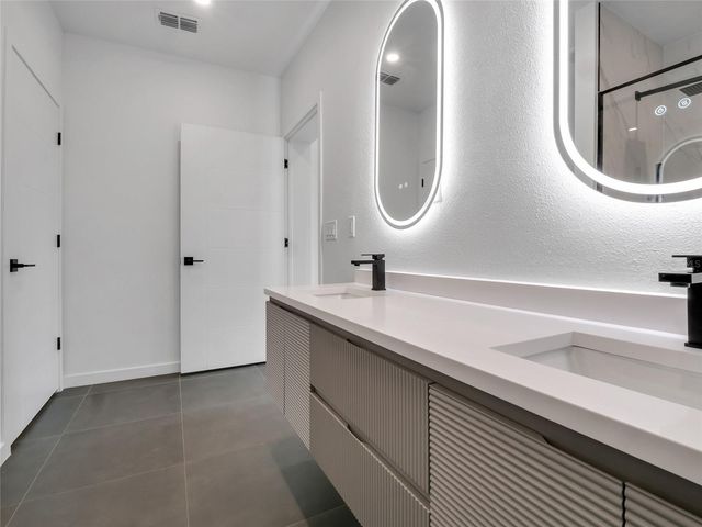 2114 4TH STREET S 7, St Petersburg, FL 33705