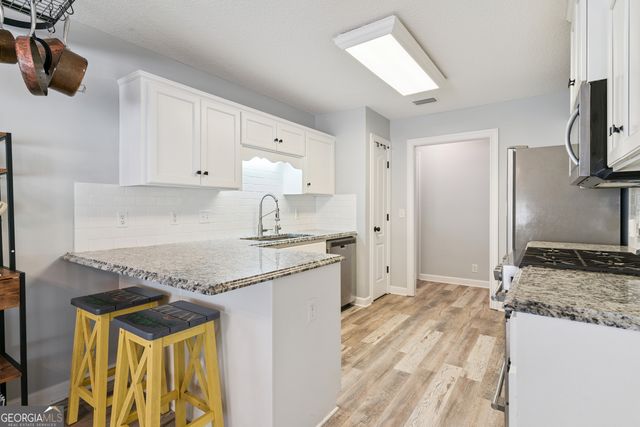 157 Country Walk Circle, Brunswick, GA 31525