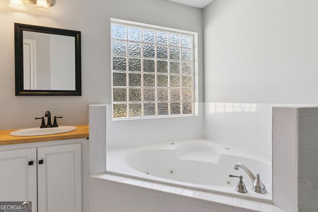 157 Country Walk Circle, Brunswick, GA 31525