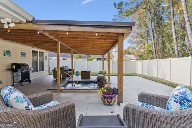 157 Country Walk Circle, Brunswick, GA 31525