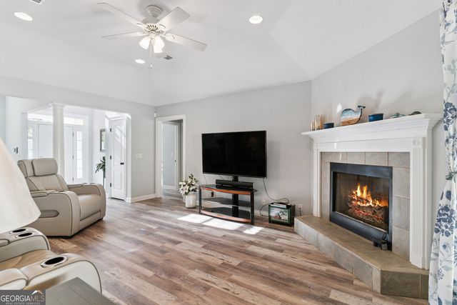 157 Country Walk Circle, Brunswick, GA 31525