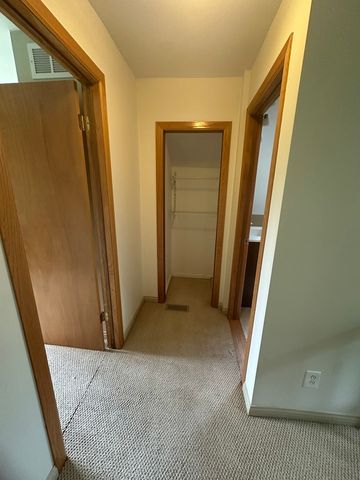 16W031 91ST Street, Burr Ridge, IL 60527