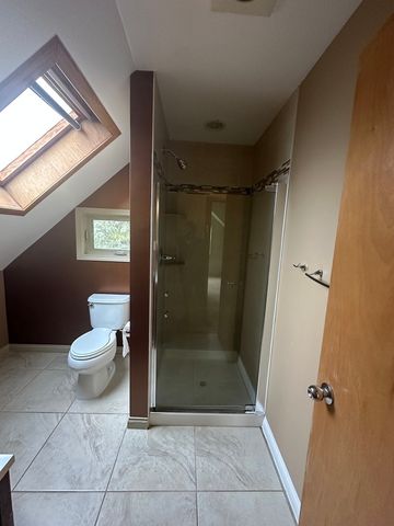 16W031 91ST Street, Burr Ridge, IL 60527