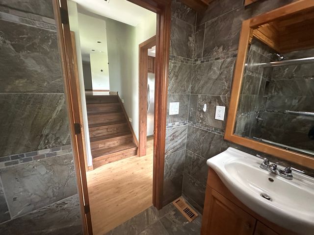16W031 91ST Street, Burr Ridge, IL 60527