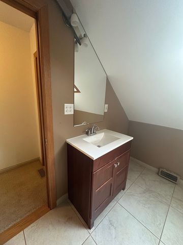 16W031 91ST Street, Burr Ridge, IL 60527