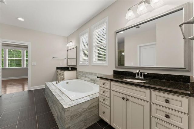 1648 Applecress Court, Hoschton, GA 30548