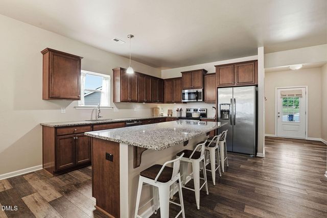216 Clarendon View Court, Sanford, NC 27330