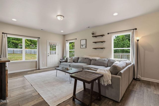 216 Clarendon View Court, Sanford, NC 27330