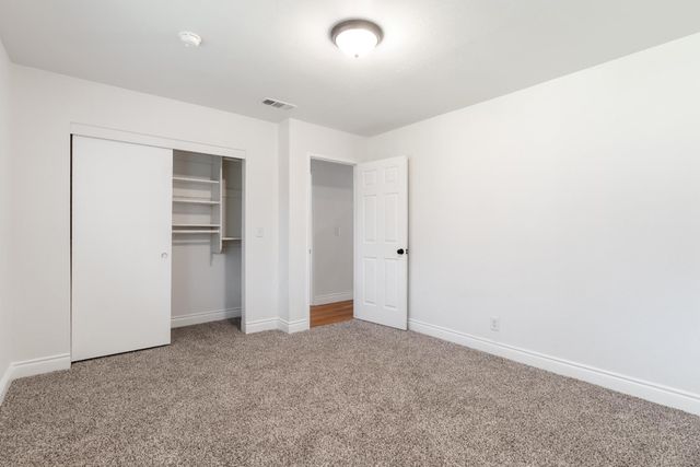 5167 E Dwight Way, Fresno, CA 93727