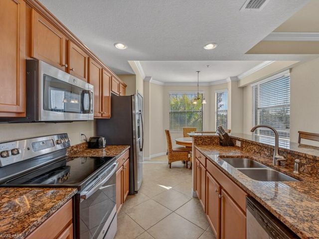 9826 Giaveno CIR # 1527, Naples, FL 34113