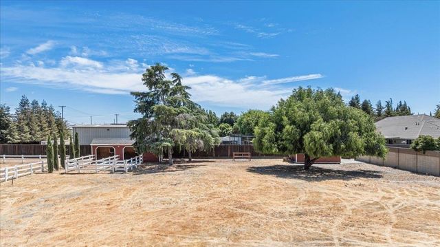 27000 S Hillview St, Tracy, CA 95304