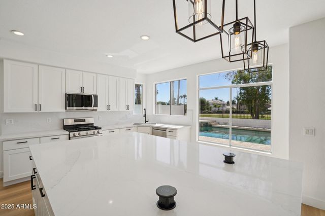 5953 W AURORA Drive, Glendale, AZ 85308