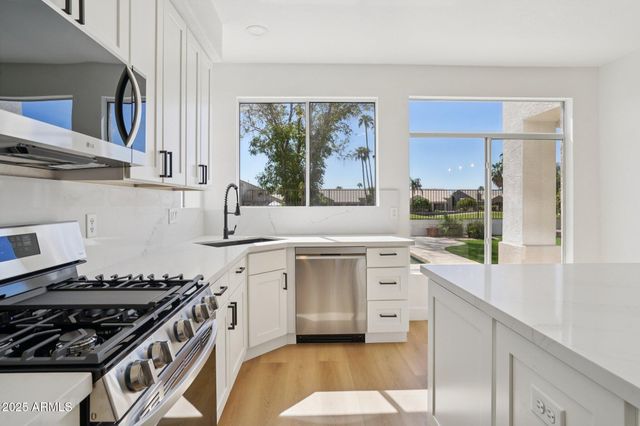 5953 W AURORA Drive, Glendale, AZ 85308