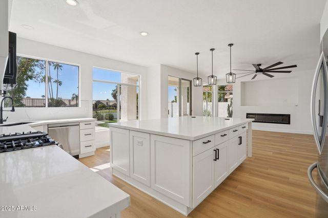 5953 W AURORA Drive, Glendale, AZ 85308