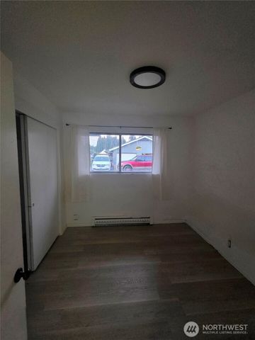 214 s 52nd Street, Tacoma, WA 98408