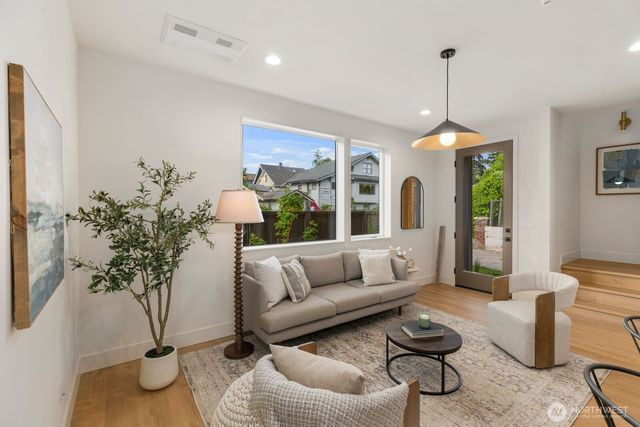 3307 S Hanford Street, Seattle, WA 98144