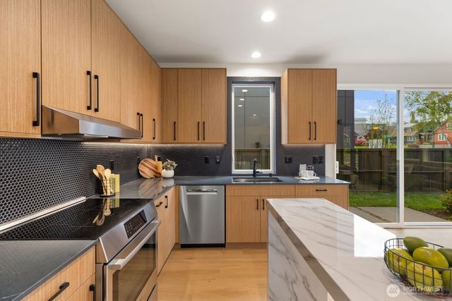 3307 S Hanford Street, Seattle, WA 98144