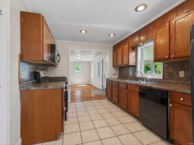 3918 Woodhill Drive, Fort Wayne, IN 46804