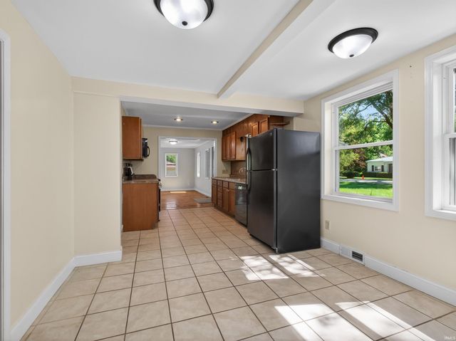 3918 Woodhill Drive, Fort Wayne, IN 46804