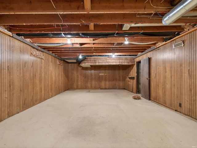 3918 Woodhill Drive, Fort Wayne, IN 46804