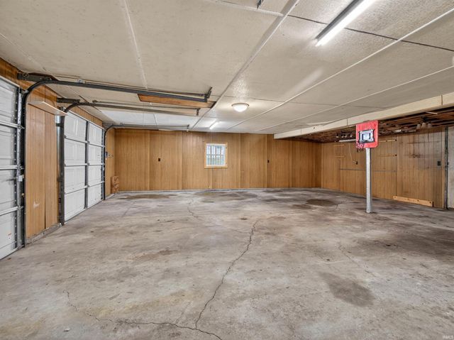 3918 Woodhill Drive, Fort Wayne, IN 46804