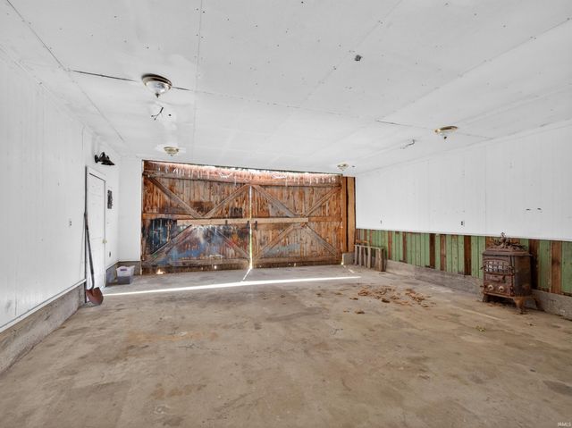 3918 Woodhill Drive, Fort Wayne, IN 46804