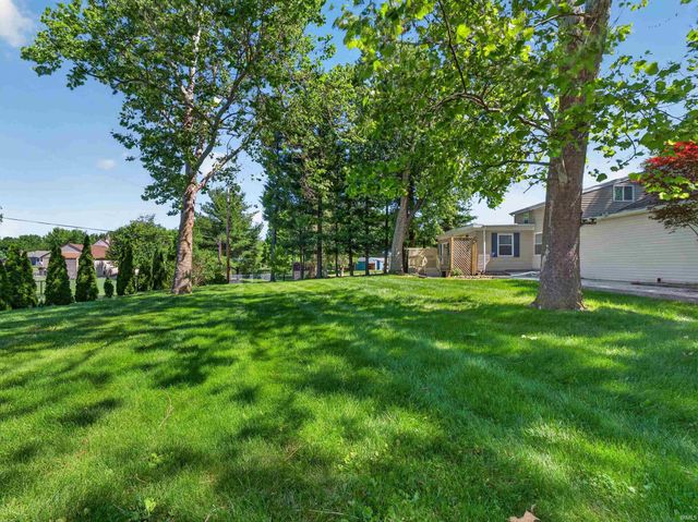 3918 Woodhill Drive, Fort Wayne, IN 46804