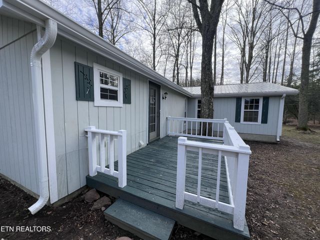 1028 Kennedy Rd, Jamestown, TN 38556